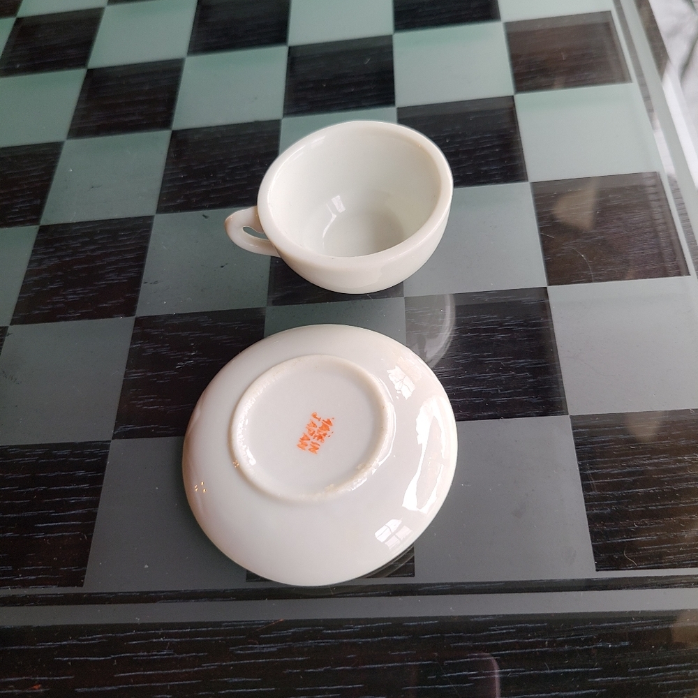 Mini tea cup & saucer Made In Japan - Picture 6 of 10